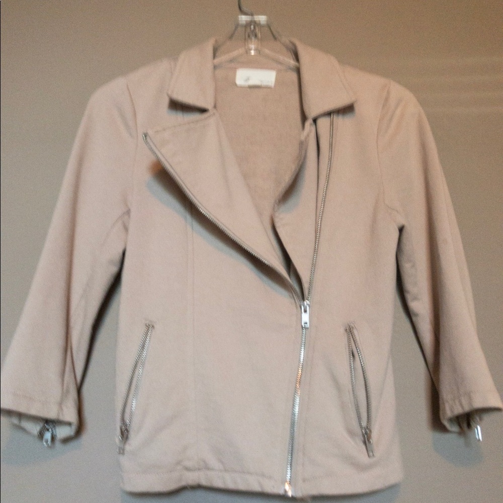 Stylish jacket 🧥